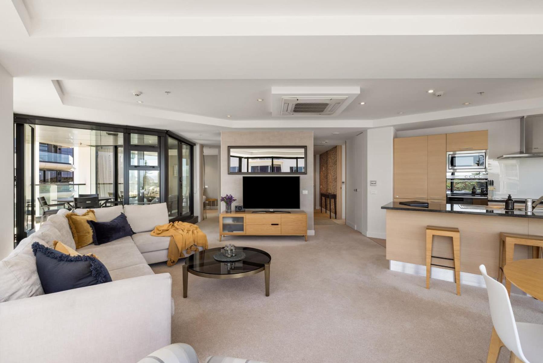 Luxury Ocean & Harbour Views - Heated Pool, Main Beach & Gym Mount Maunganui Eksteriør billede